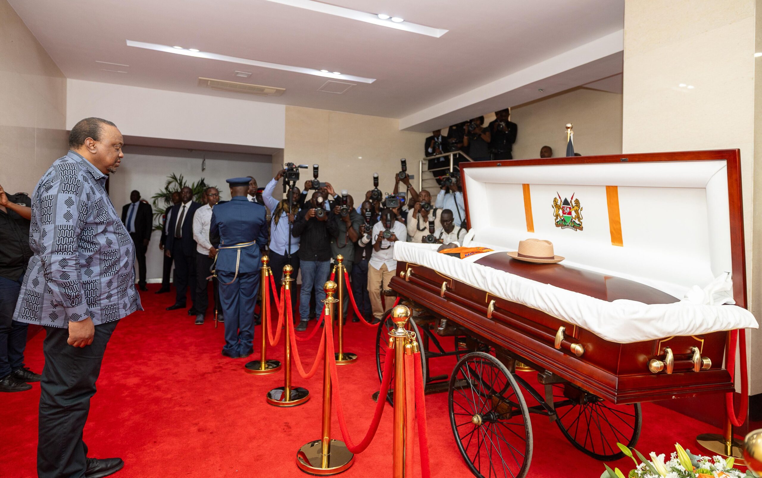 Chaos Erupts as Raila Odinga’s Body Viewing Resumes at Kasarani Stadium