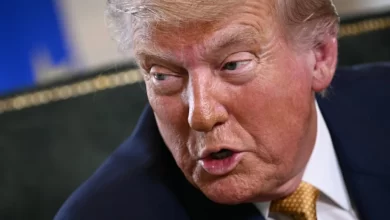 Trump Threatens to Dock Pay for Air Traffic Controllers Amid Record U.S. Shutdown