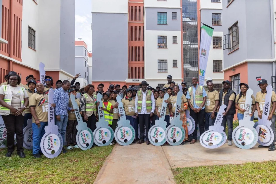 Ruto Hands Over Keys to 176 New Homeowners as Machakos Boma Yangu Estate Opens